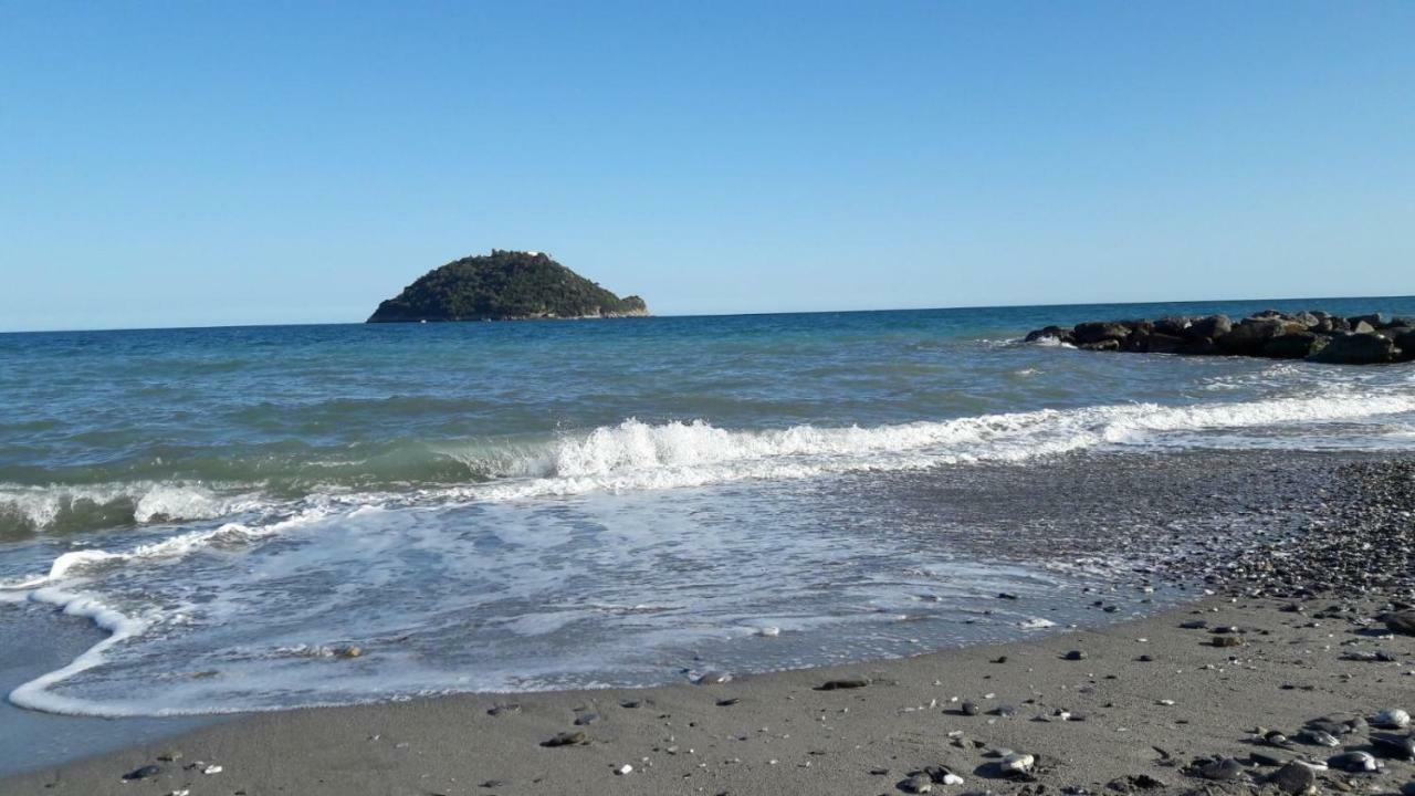 Appartamento Vista Mare Albenga Kültér fotó